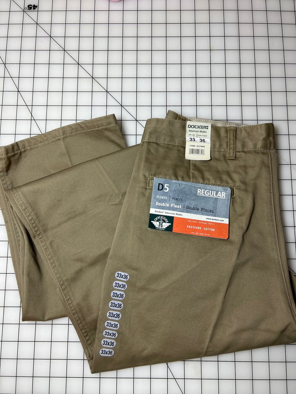 Dockers D5 Men's American Khakis Pants Pleats 33 x 36 NWT